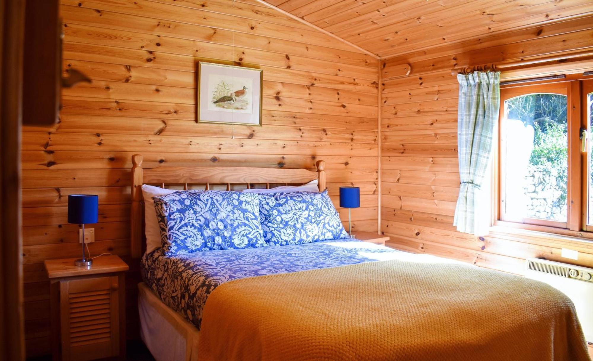 Secluded Pine 2 Apartment
